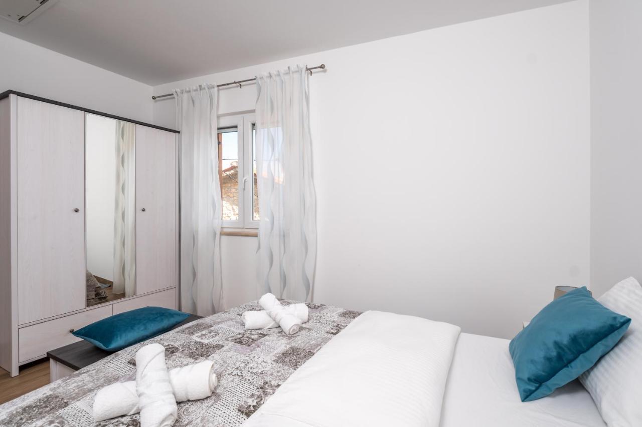 Apartman Palada Apartment Zminj Bagian luar foto